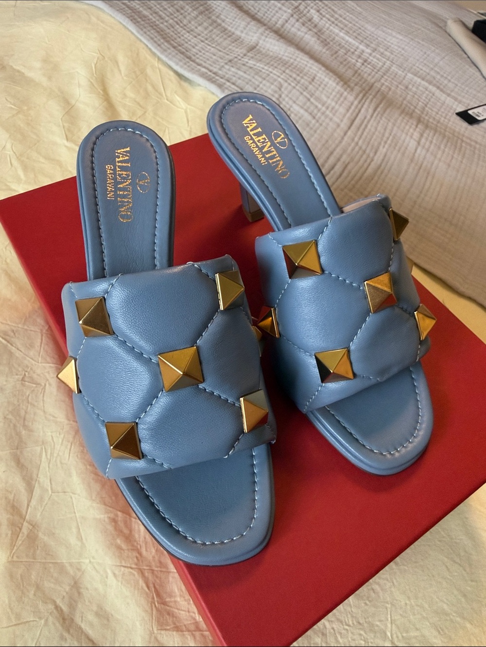 Valentino Light Blue Quilted Leather Slide Sandals with Gold Pyramid Studs 💙🩵